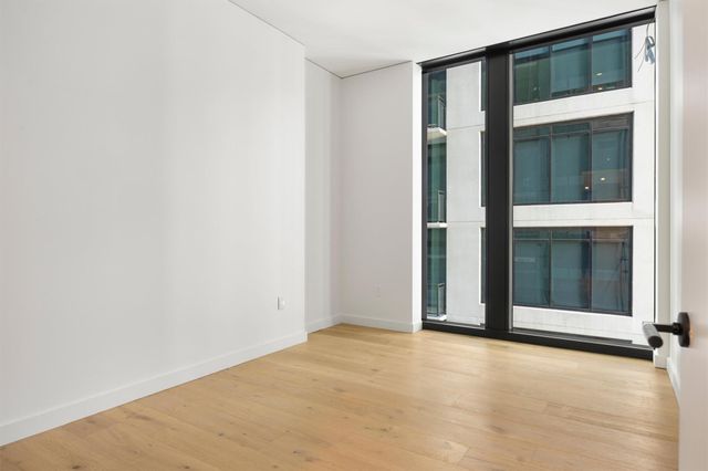 610 Davis ST 2408, Austin, TX 78701