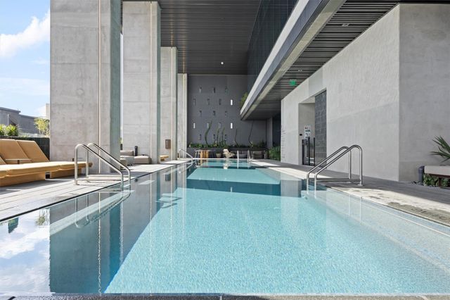 610 Davis ST 2408, Austin, TX 78701