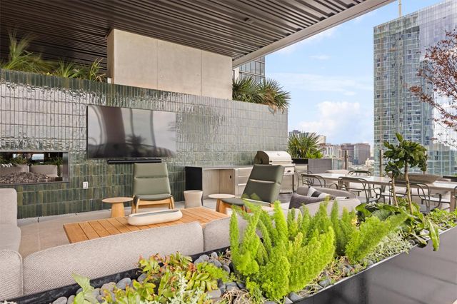 610 Davis ST 2408, Austin, TX 78701
