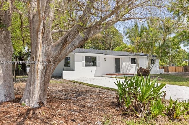 14171 SW 37th Ct, Davie, FL 33330