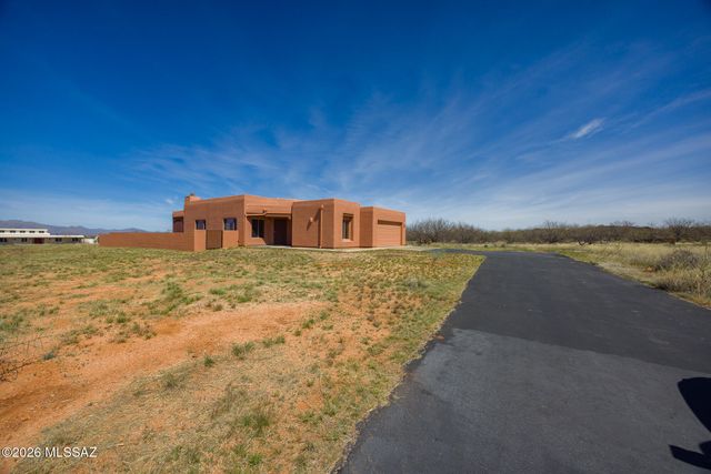 3203 W Thunder Pass Road, Benson, AZ 85602