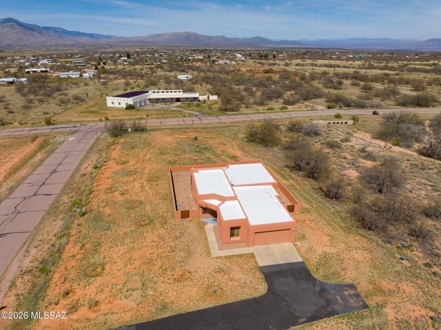 3203 W Thunder Pass Road, Benson, AZ 85602