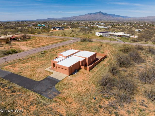 3203 W Thunder Pass Road, Benson, AZ 85602