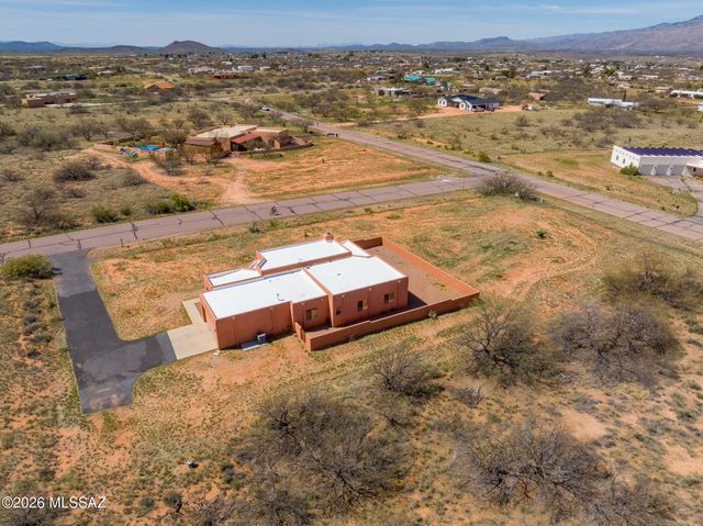3203 W Thunder Pass Road, Benson, AZ 85602