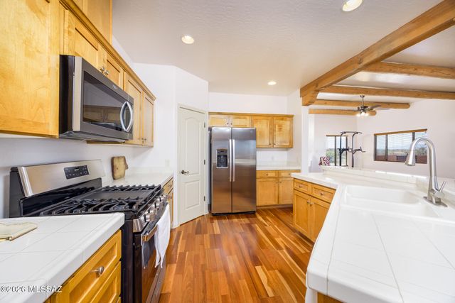 3203 W Thunder Pass Road, Benson, AZ 85602