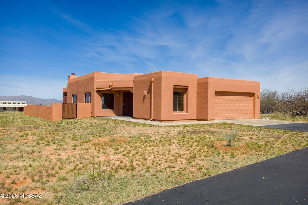 3203 W Thunder Pass Road, Benson, AZ 85602