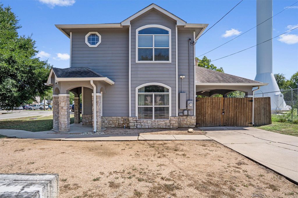 205 College ST A, Hutto, TX 78634