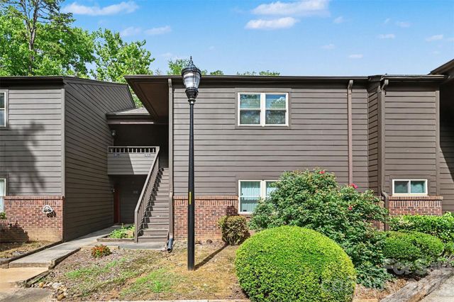 8015 Cedar Glen Drive, Charlotte, NC 28212