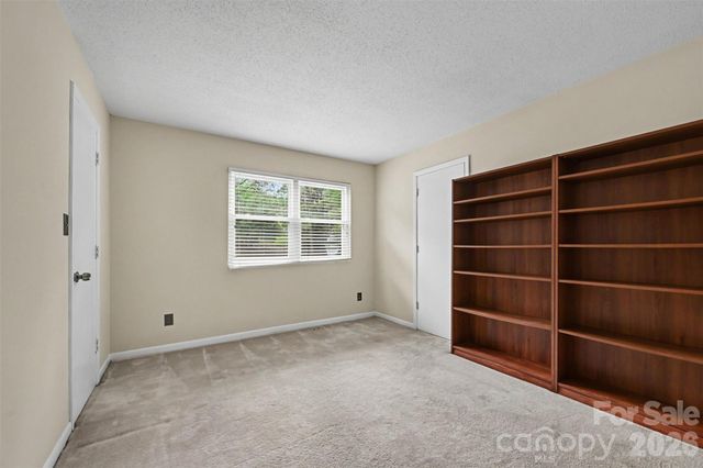 8015 Cedar Glen Drive, Charlotte, NC 28212