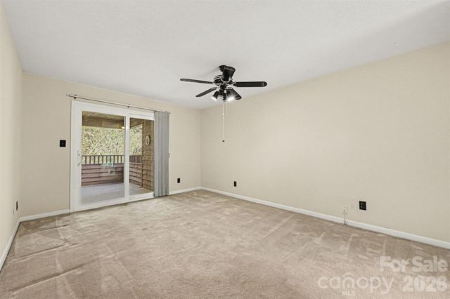 8015 Cedar Glen Drive, Charlotte, NC 28212