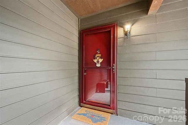 8015 Cedar Glen Drive, Charlotte, NC 28212