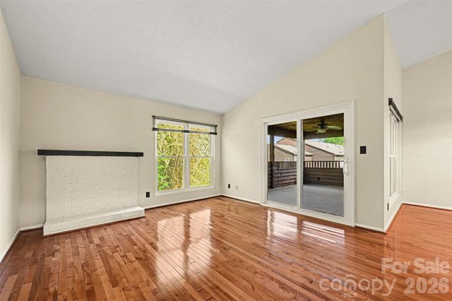 8015 Cedar Glen Drive, Charlotte, NC 28212