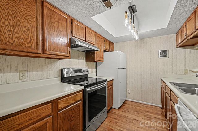 8015 Cedar Glen Drive, Charlotte, NC 28212