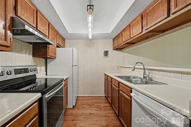 8015 Cedar Glen Drive, Charlotte, NC 28212