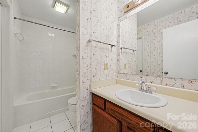 8015 Cedar Glen Drive, Charlotte, NC 28212