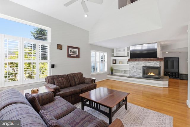 2301 DEER PATH DR, Warrington, PA 18976