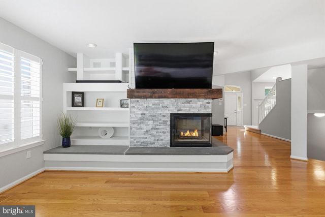 2301 DEER PATH DR, Warrington, PA 18976