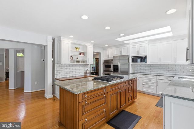 2301 DEER PATH DR, Warrington, PA 18976