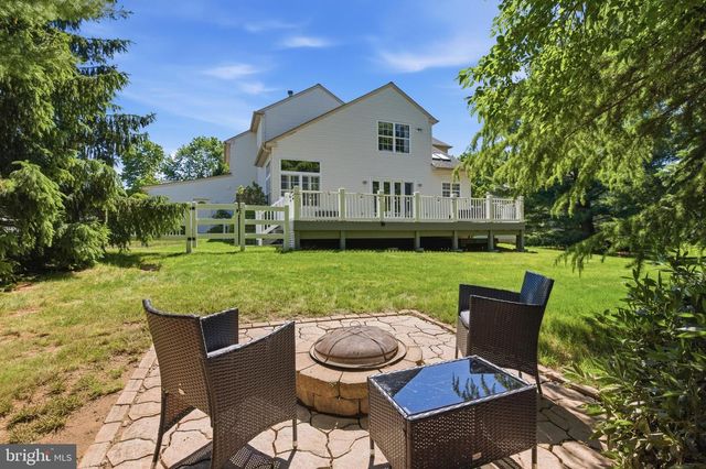 2301 DEER PATH DR, Warrington, PA 18976