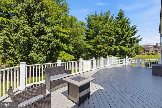 2301 DEER PATH DR, Warrington, PA 18976