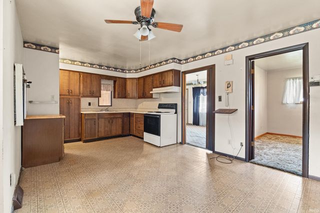 102 Eastgate Avenue, Loogootee, IN 47553