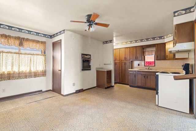 102 Eastgate Avenue, Loogootee, IN 47553