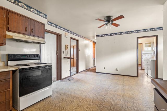 102 Eastgate Avenue, Loogootee, IN 47553