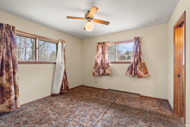 102 Eastgate Avenue, Loogootee, IN 47553