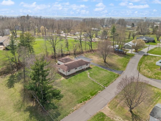 102 Eastgate Avenue, Loogootee, IN 47553