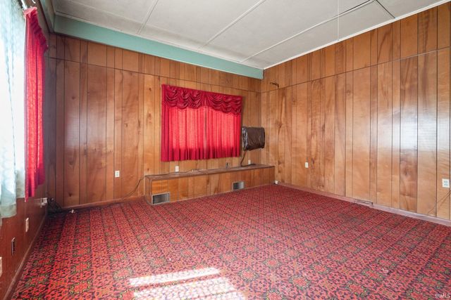 102 Eastgate Avenue, Loogootee, IN 47553