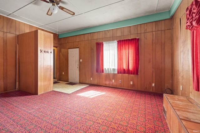 102 Eastgate Avenue, Loogootee, IN 47553