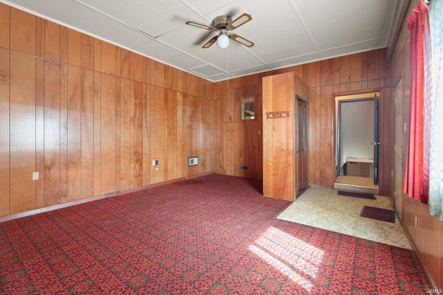 102 Eastgate Avenue, Loogootee, IN 47553