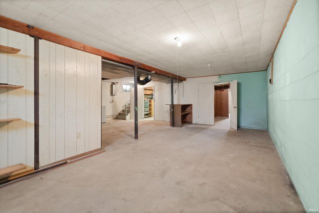102 Eastgate Avenue, Loogootee, IN 47553