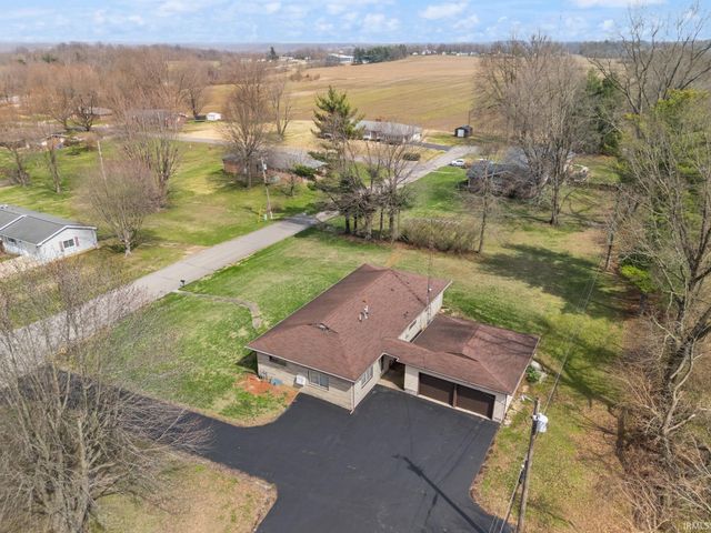 102 Eastgate Avenue, Loogootee, IN 47553