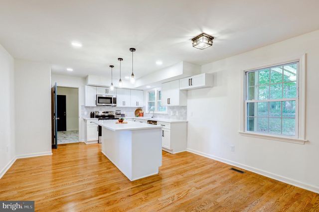 4928 EDGEWOOD RD, Doylestown, PA 18902