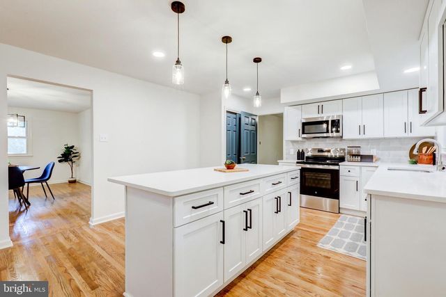 4928 EDGEWOOD RD, Doylestown, PA 18902