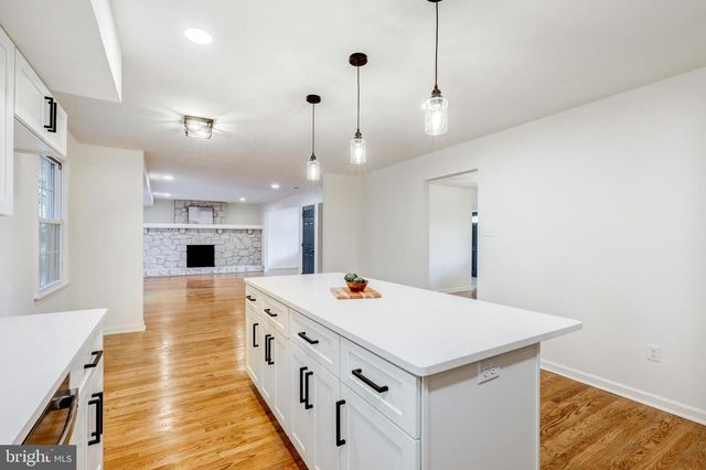 4928 EDGEWOOD RD, Doylestown, PA 18902