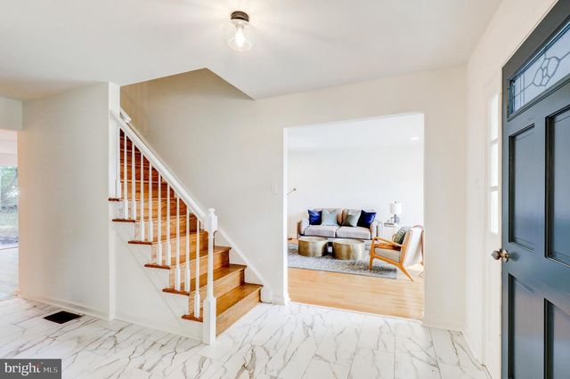 4928 EDGEWOOD RD, Doylestown, PA 18902