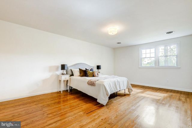 4928 EDGEWOOD RD, Doylestown, PA 18902