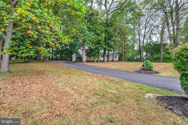 4928 EDGEWOOD RD, Doylestown, PA 18902