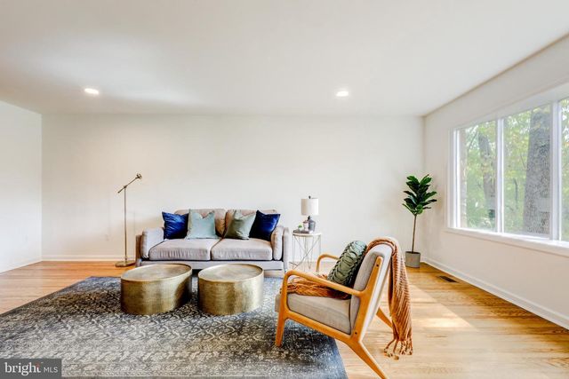 4928 EDGEWOOD RD, Doylestown, PA 18902