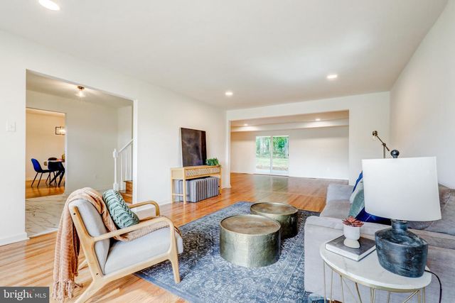 4928 EDGEWOOD RD, Doylestown, PA 18902