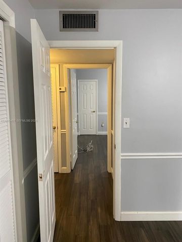 8761 SW 137th Ave 8761, Miami, FL 33183