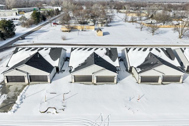 2100-2102 E Plaza Court, Haysville, KS 67060