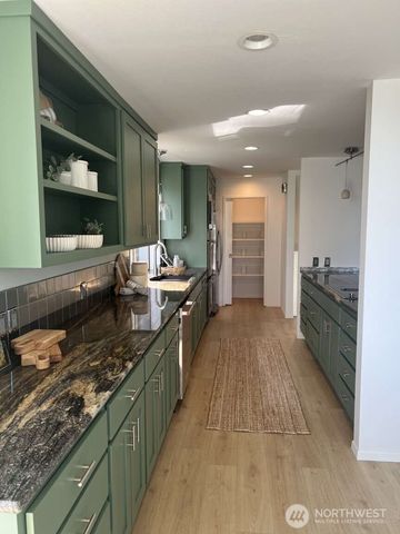 11324 83rd Place NE, Kirkland, WA 98034