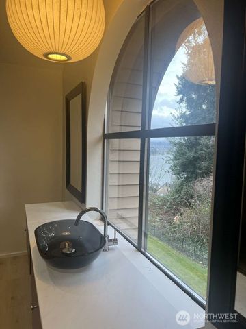 11324 83rd Place NE, Kirkland, WA 98034