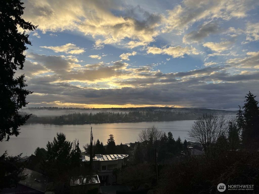 11324 83rd Place NE, Kirkland, WA 98034