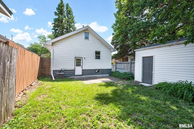 1413 W GILBERT Avenue, Peoria, IL 61604