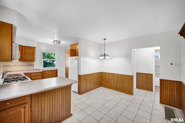 1413 W GILBERT Avenue, Peoria, IL 61604
