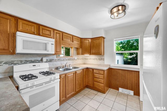 1413 W GILBERT Avenue, Peoria, IL 61604